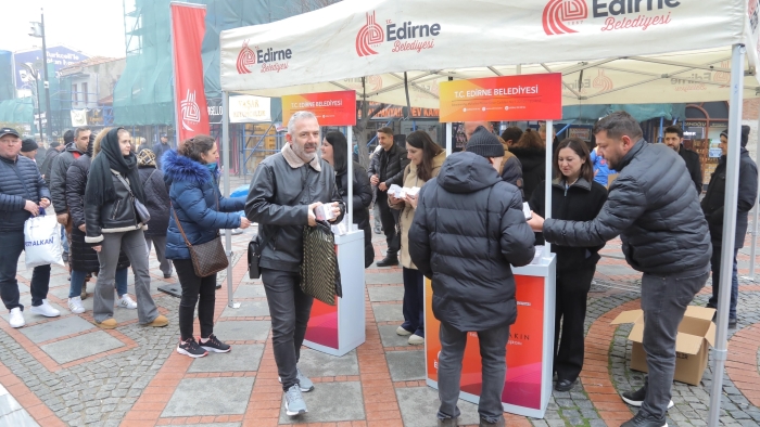 EDİRNE BELEDİYESİ’NDEN KANDİL SİMİDİ İKRAMI